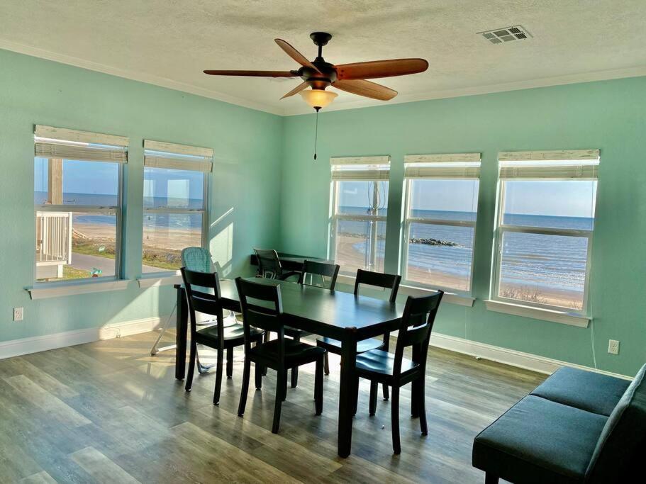 Oceanfront Home Near Hollybeach Cameron Exterior photo