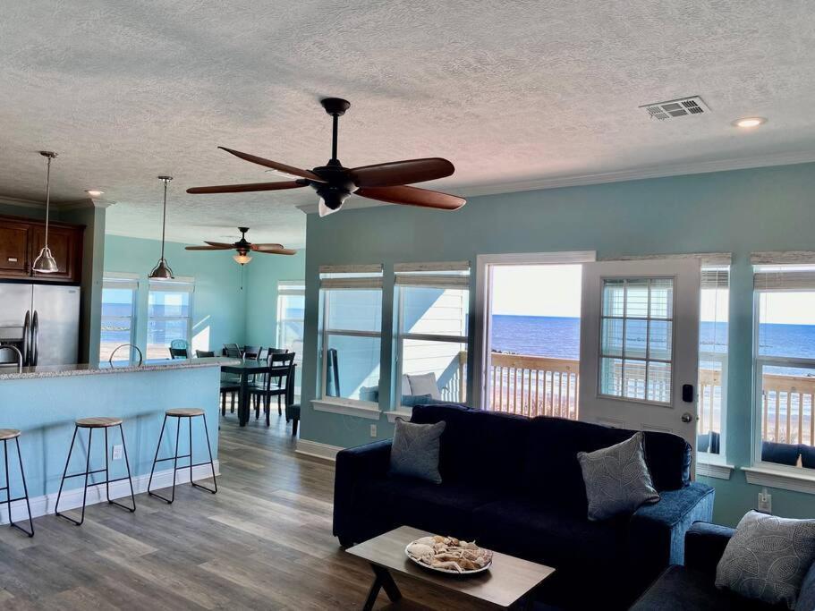 Oceanfront Home Near Hollybeach Cameron Exterior photo